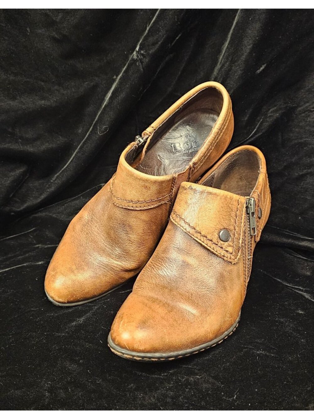 Born Womens Tan Leather Ankle Booties Size 6 With Side Zipper & 2.75" Heel